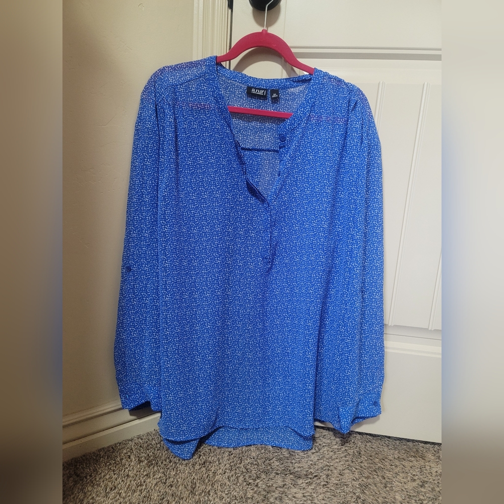 Long sleeve blue blouse